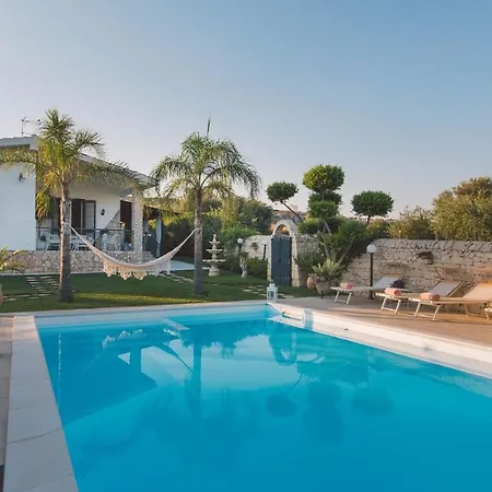 Villa Ferradina 4&2, Emma Ispica